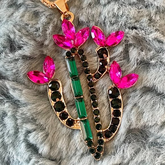 Betsey Johnson Jewelry - New BETSEY JOHNSON Saguaro Cactus Flower Crystal Necklace